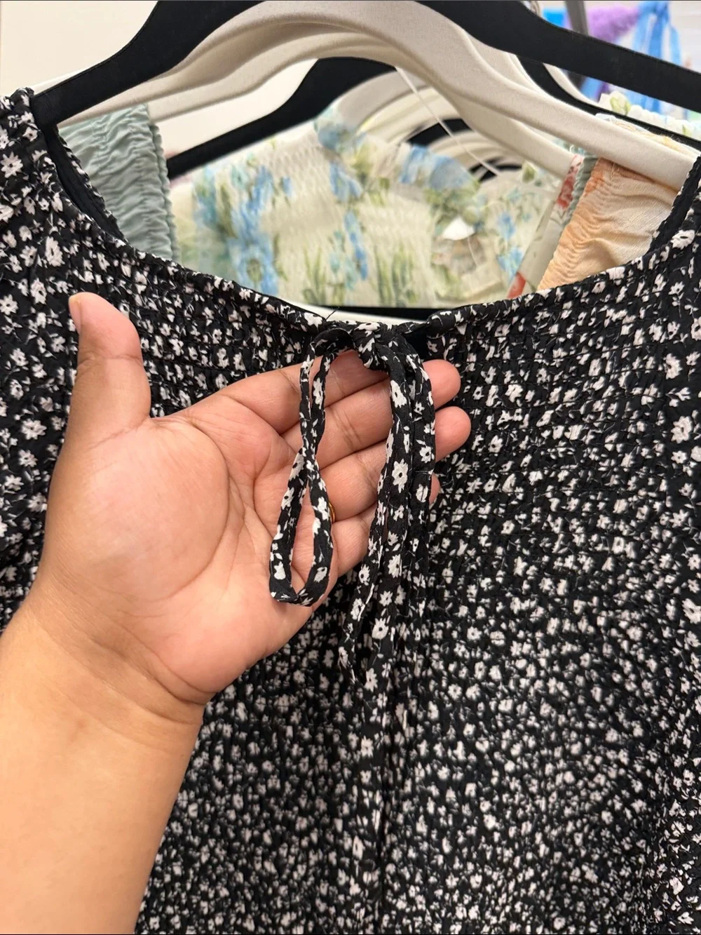 Black Floral Puff Sleeve Maxi Dress - Timeless Summer Style - Picture 3 of 4